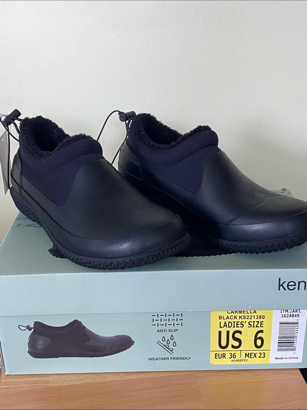 Kensie Black Ladies Waterproof Slip-On Rain & Snow Clog Size 6 Carmella